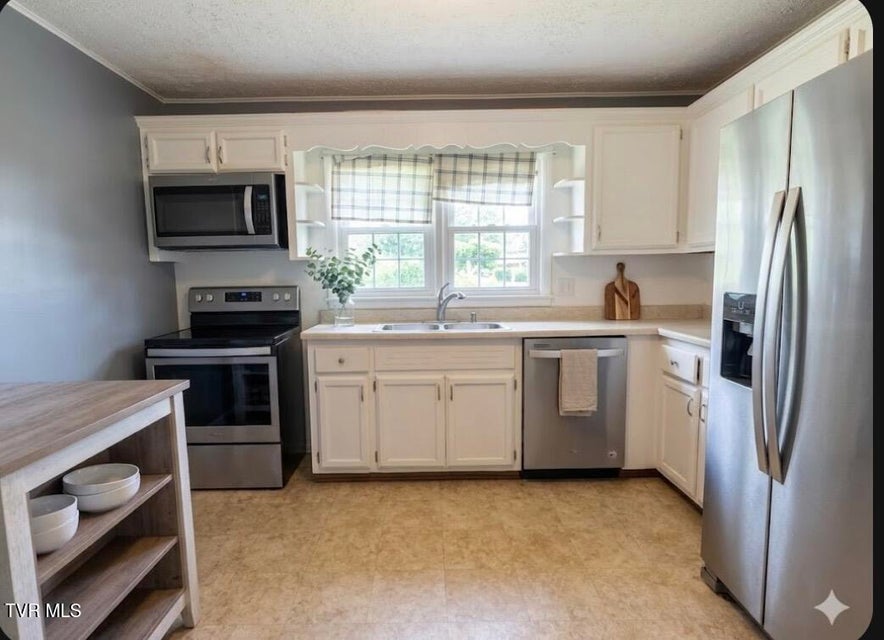 Photo #3: 605 Bell Ridge Road