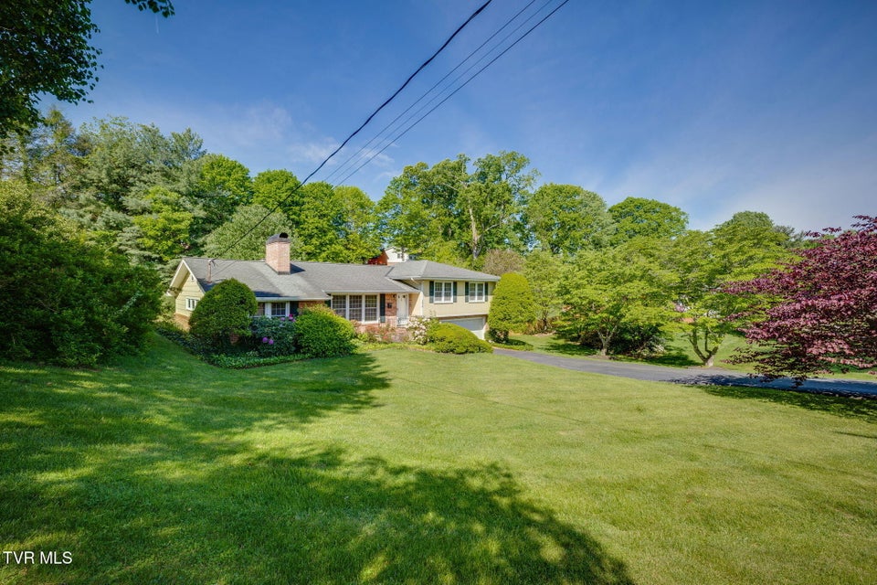 Photo #3: 1319 Lynnwood Drive