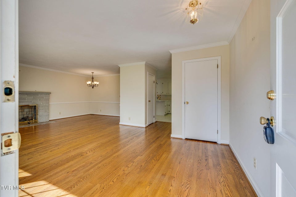 Photo #5: 1319 Lynnwood Drive