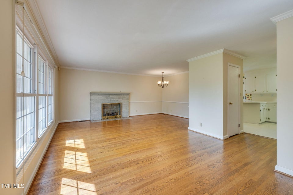 Photo #6: 1319 Lynnwood Drive