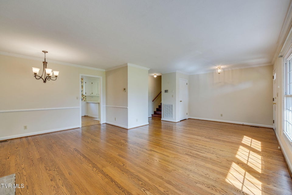 Photo #7: 1319 Lynnwood Drive