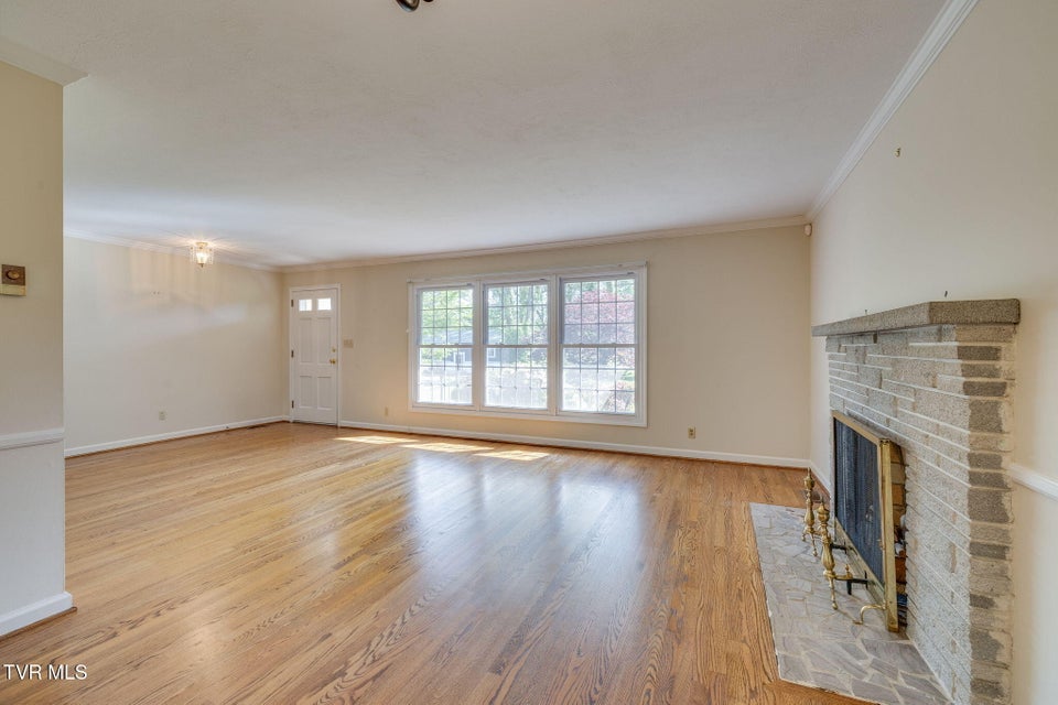 Photo #8: 1319 Lynnwood Drive