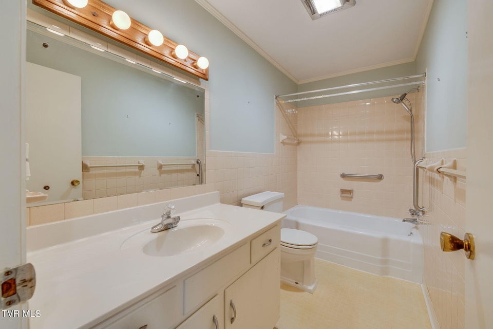 Photo #27: 1319 Lynnwood Drive
