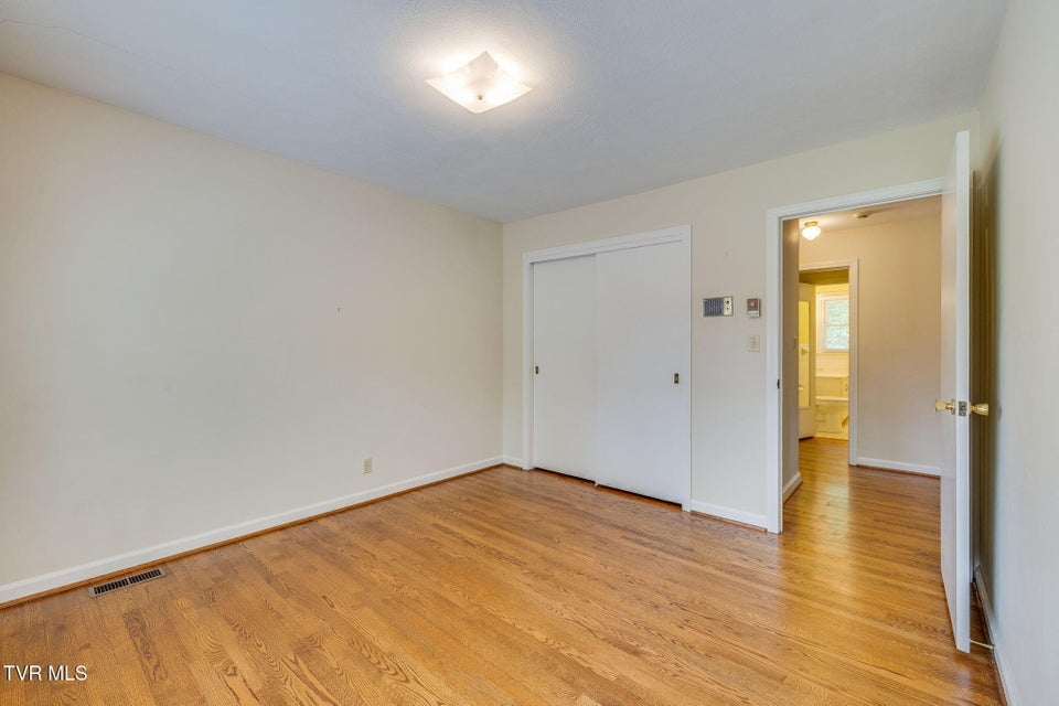 Photo #29: 1319 Lynnwood Drive