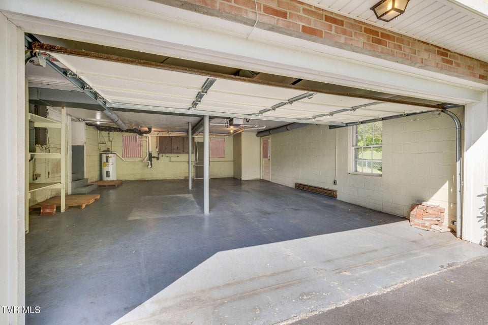 Photo #32: 1319 Lynnwood Drive