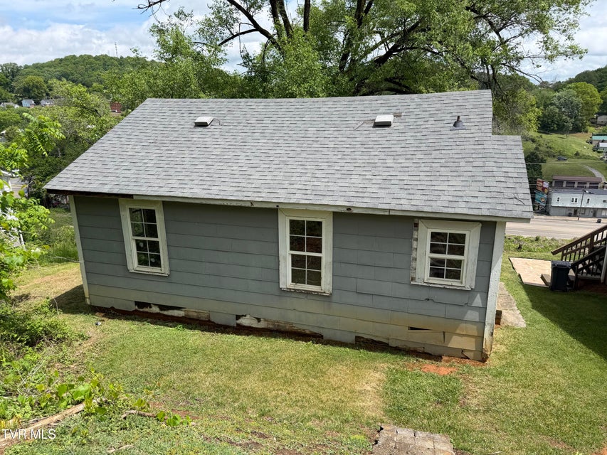 Photo #4: 1044 Fairway Avenue