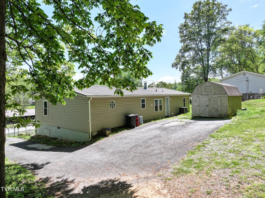Photo #6: 207 Lane Street