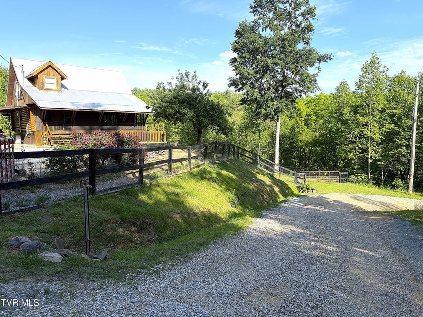 Photo #5: 844 Ortagus Way