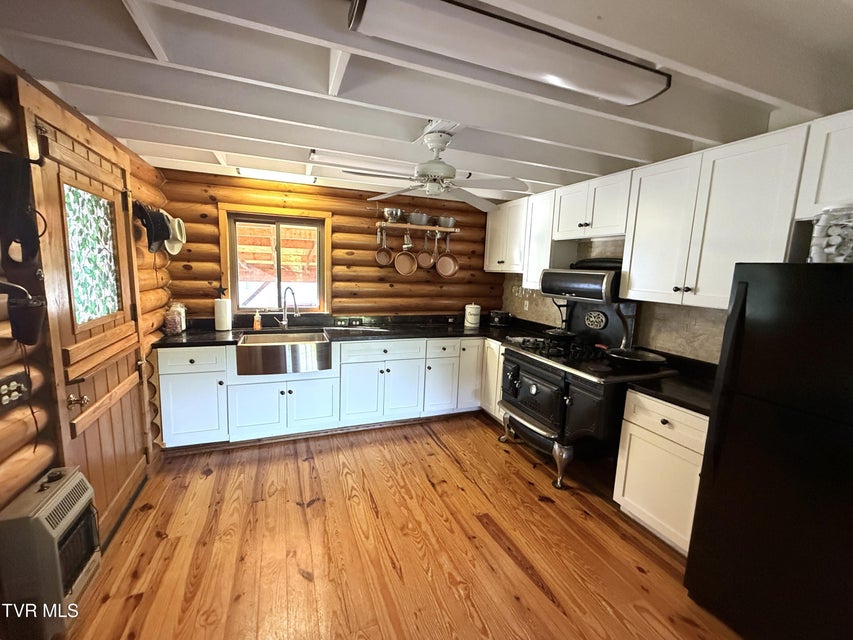 Photo #13: 844 Ortagus Way