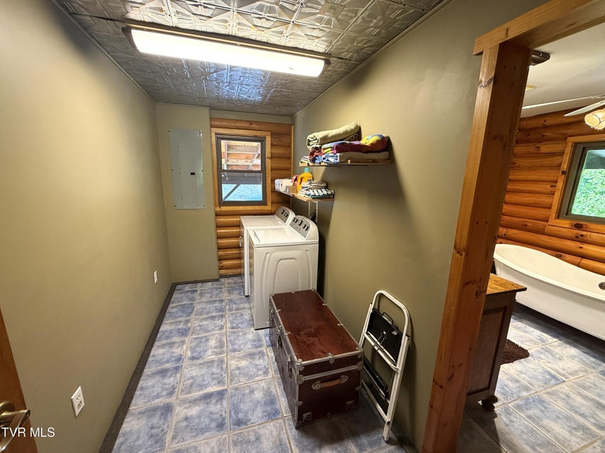 Photo #17: 844 Ortagus Way