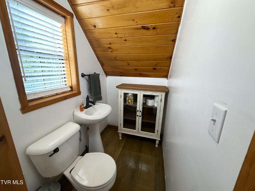 Photo #25: 844 Ortagus Way