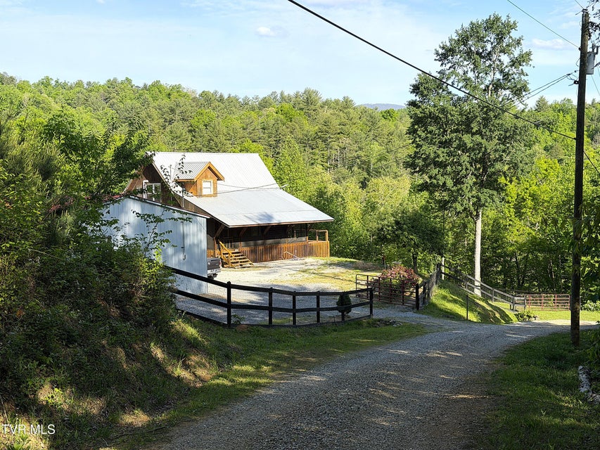 Photo #36: 844 Ortagus Way