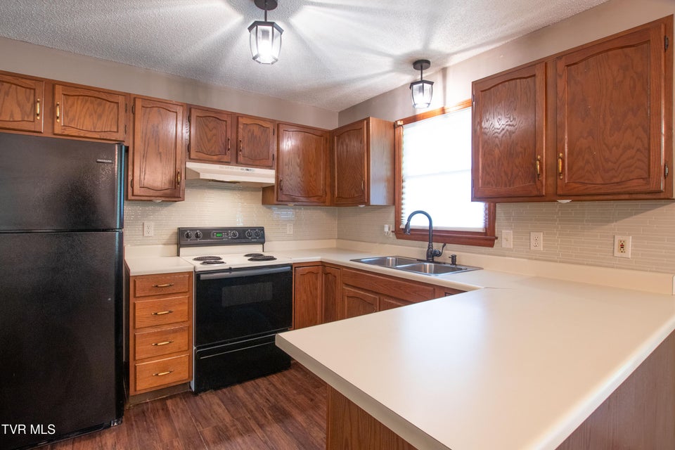 Photo #23: 22234 Pinebrook Drive