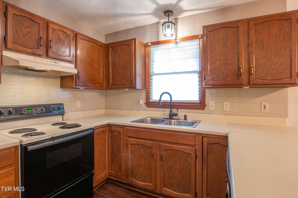 Photo #25: 22234 Pinebrook Drive