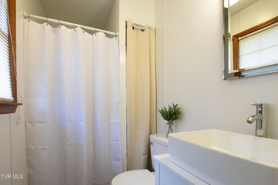 Photo #29: 22234 Pinebrook Drive