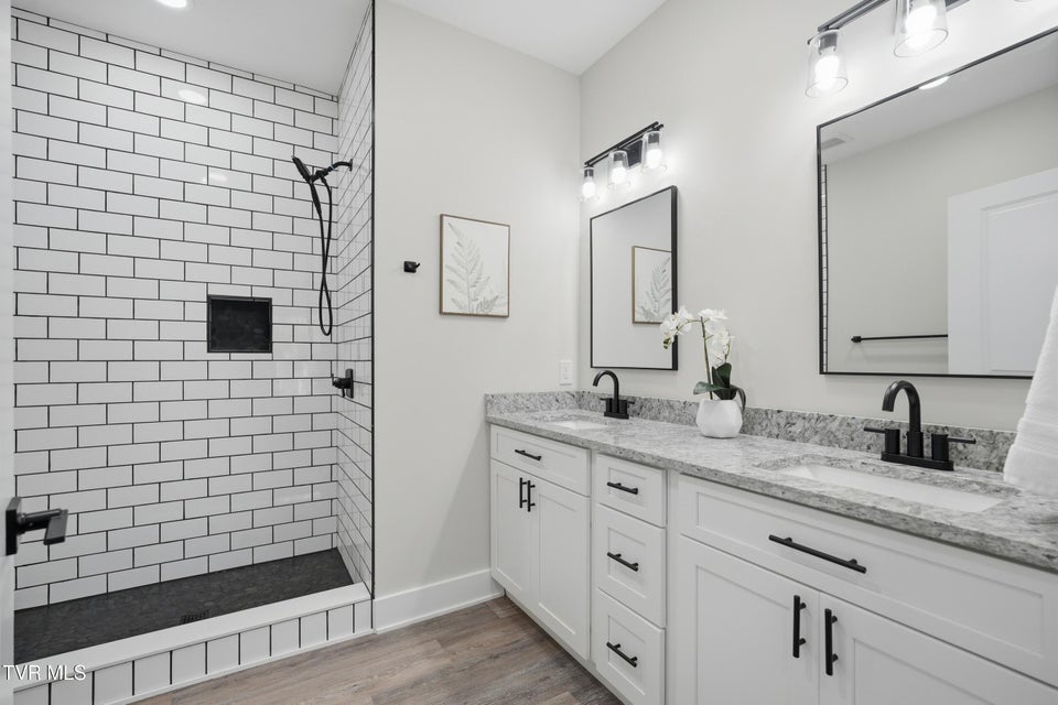 Photo #19: 123 Elbert Way