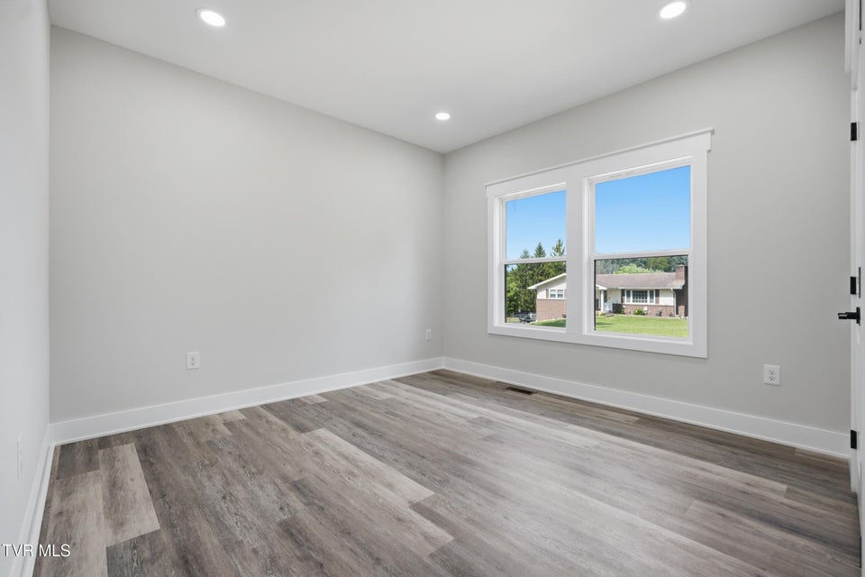 Photo #22: 123 Elbert Way