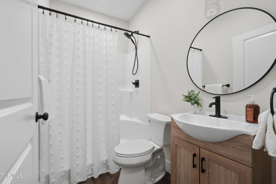 Photo #29: 389 Wallace Pike