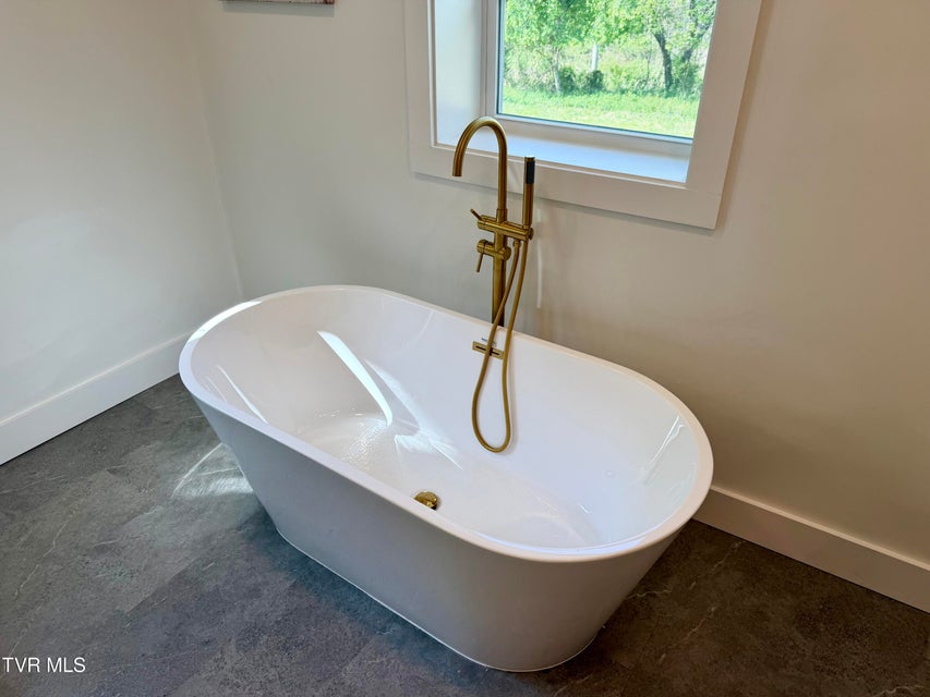 Photo #19: 509 Island Road