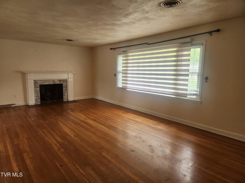 Photo #3: 321 Valley Drive