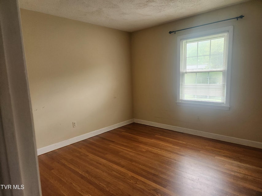 Photo #7: 321 Valley Drive