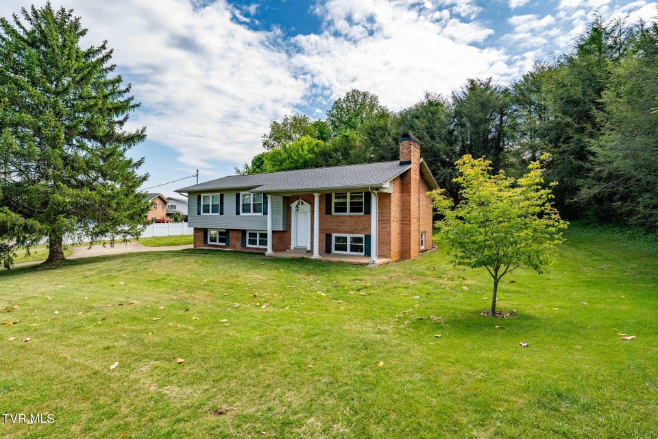 Photo #2: 1712 Willowood Court