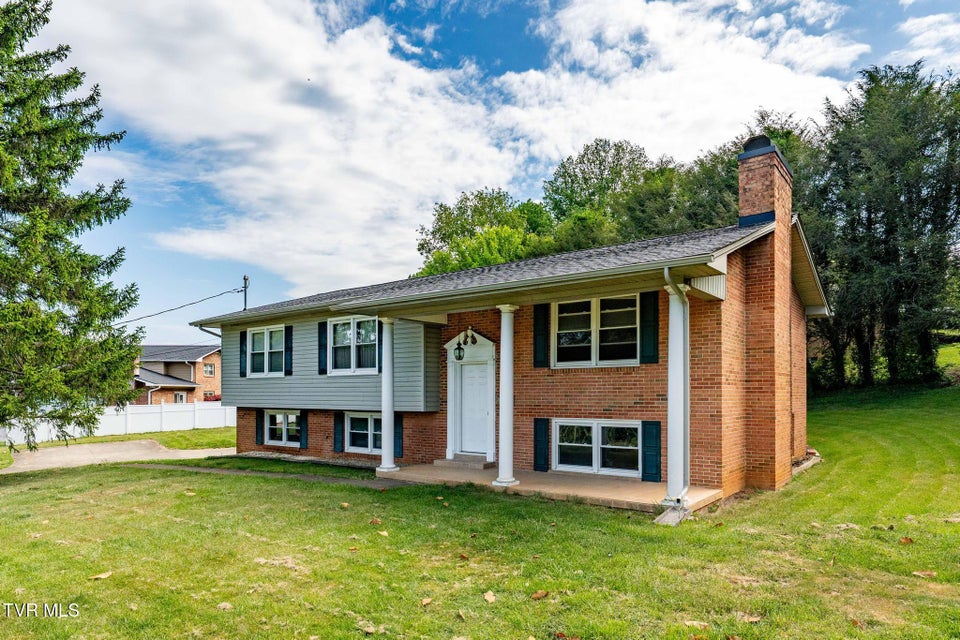 Photo #54: 1712 Willowood Court