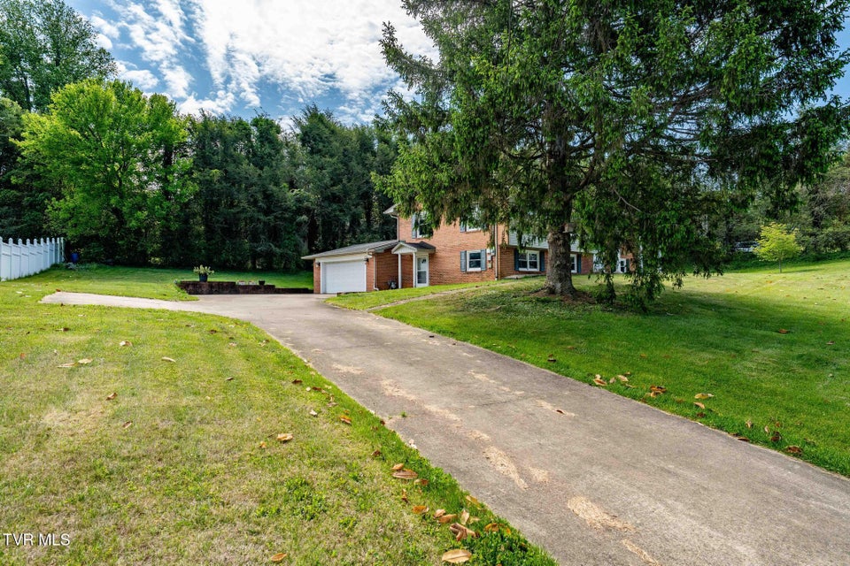 Photo #57: 1712 Willowood Court