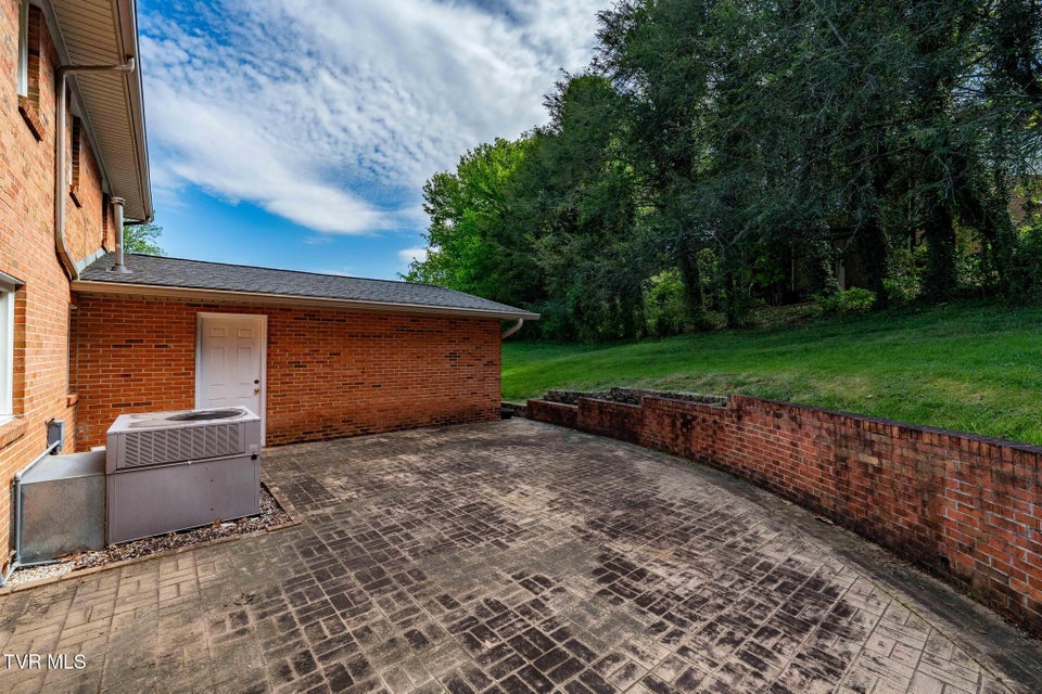 Photo #44: 1712 Willowood Court