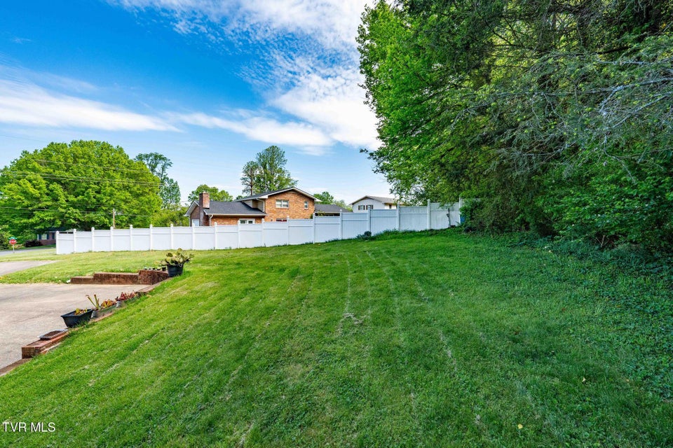 Photo #42: 1712 Willowood Court