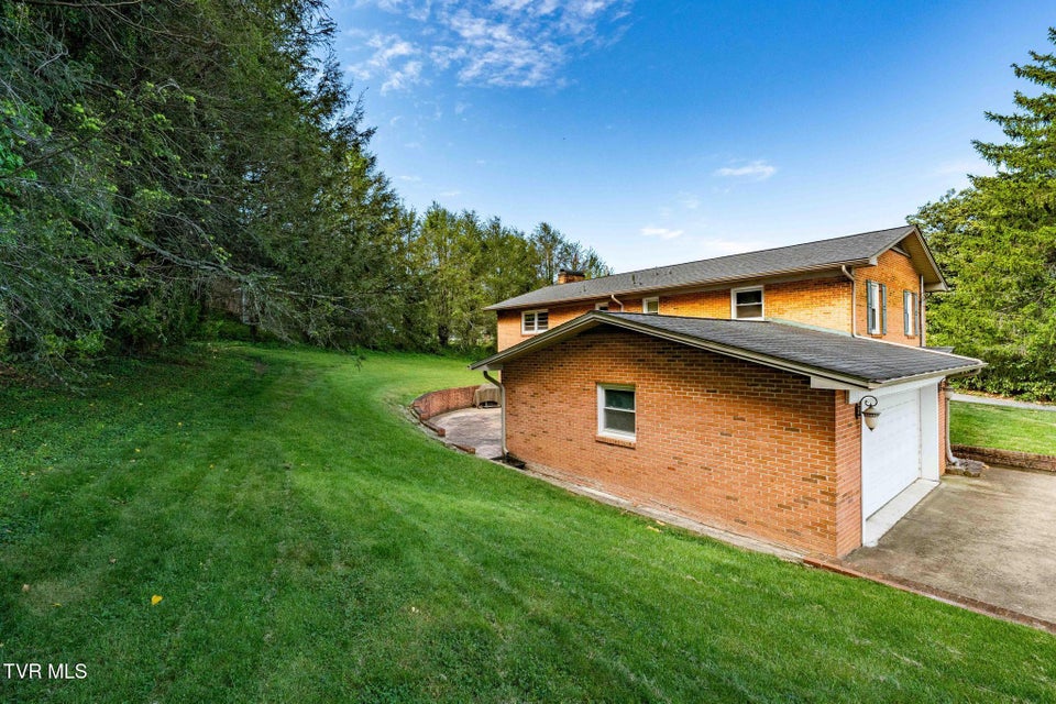 Photo #41: 1712 Willowood Court