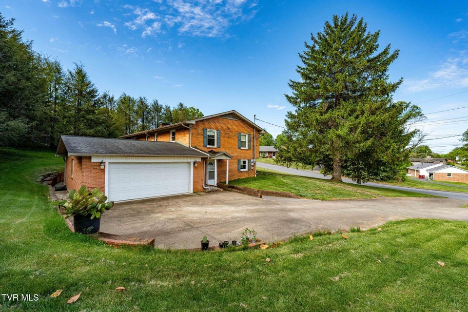 Photo #38: 1712 Willowood Court