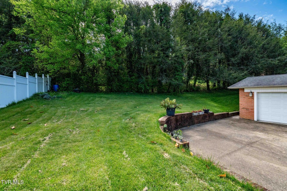 Photo #40: 1712 Willowood Court