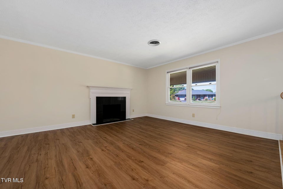 Photo #4: 1712 Willowood Court