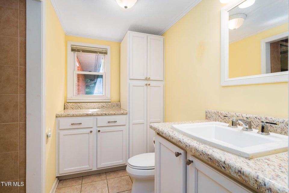 Photo #31: 1712 Willowood Court