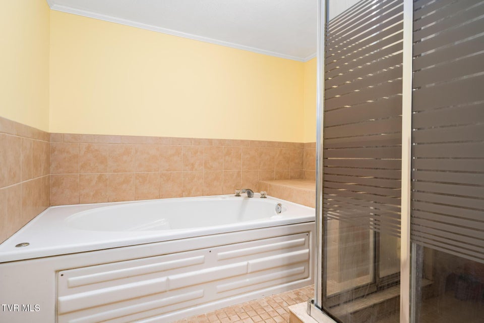 Photo #32: 1712 Willowood Court