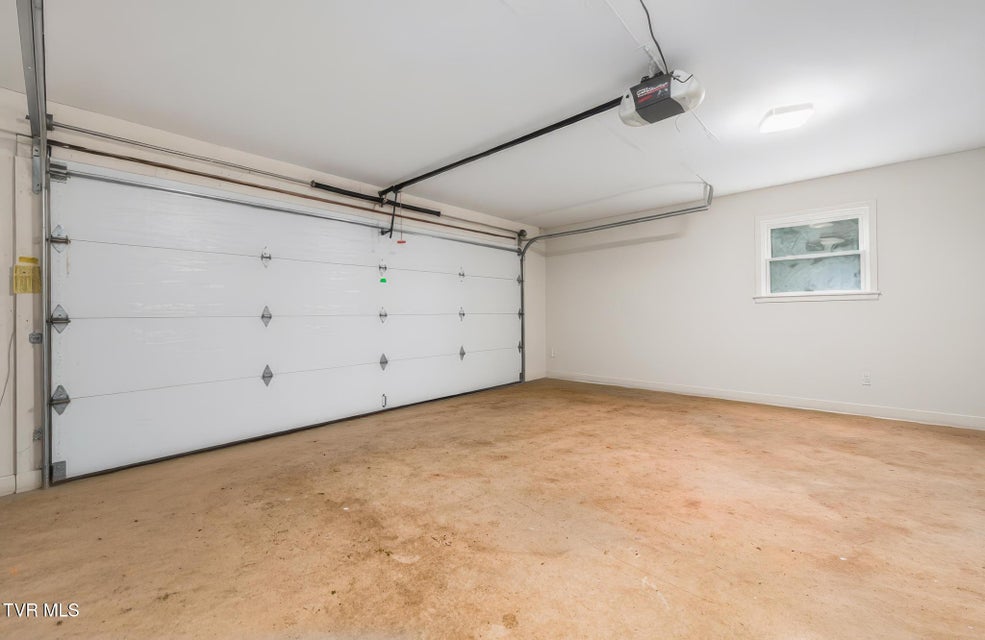 Photo #34: 1712 Willowood Court