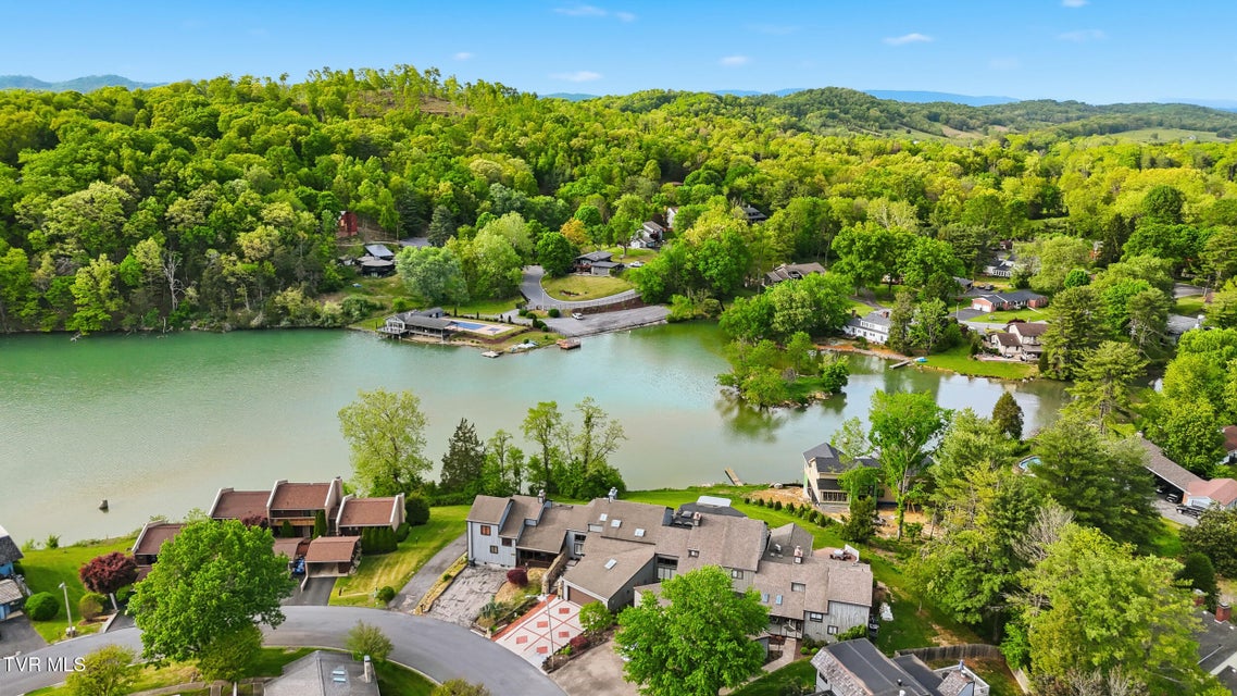 Photo #63: 33 Wellington Street