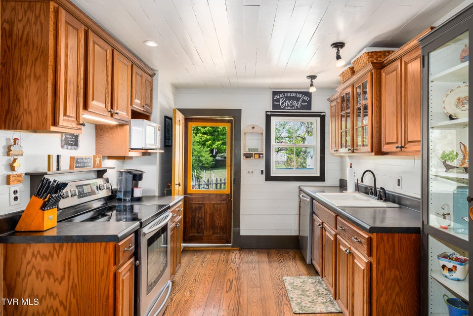 Photo #19: 985 Chuckey Pike