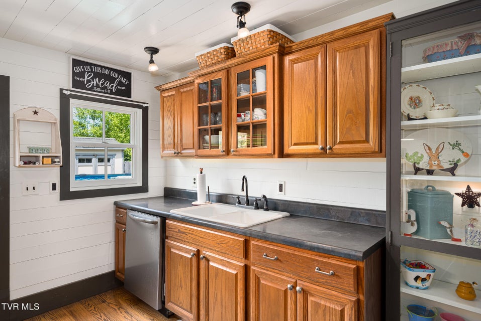 Photo #20: 985 Chuckey Pike