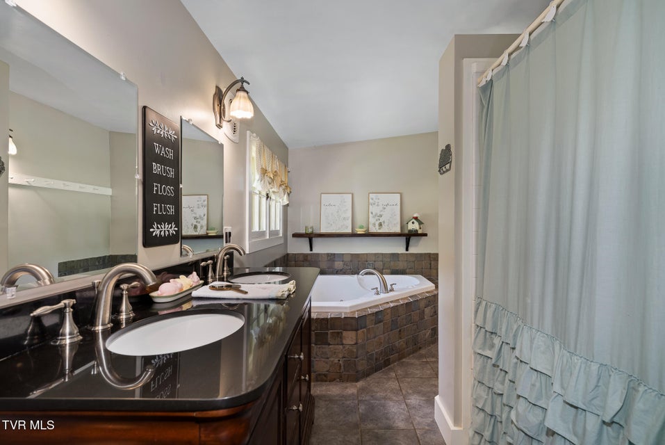 Photo #25: 985 Chuckey Pike