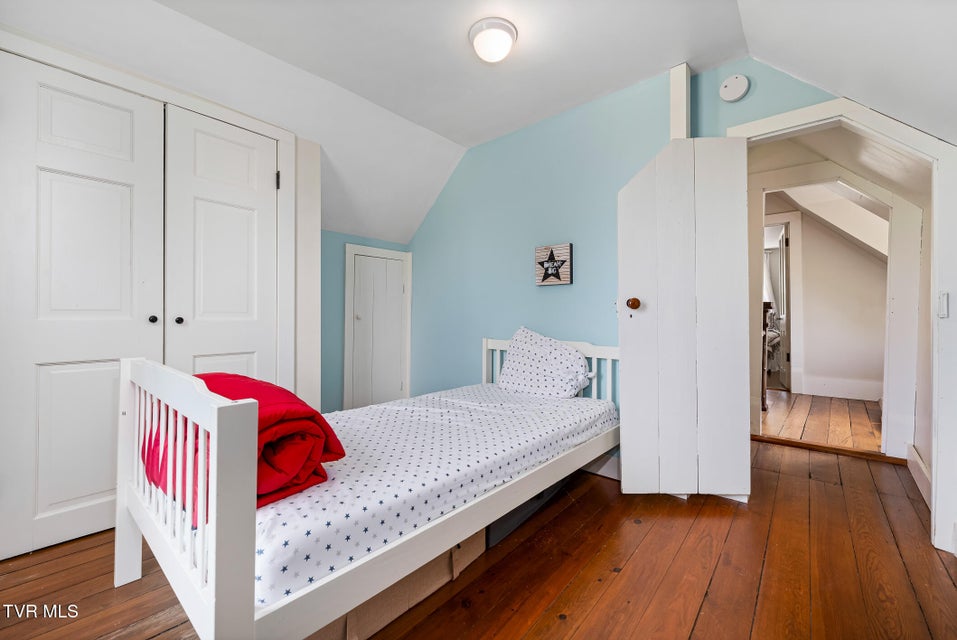 Photo #33: 985 Chuckey Pike