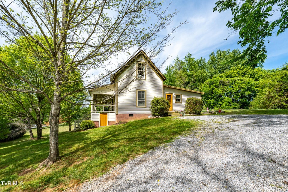 Photo #37: 985 Chuckey Pike