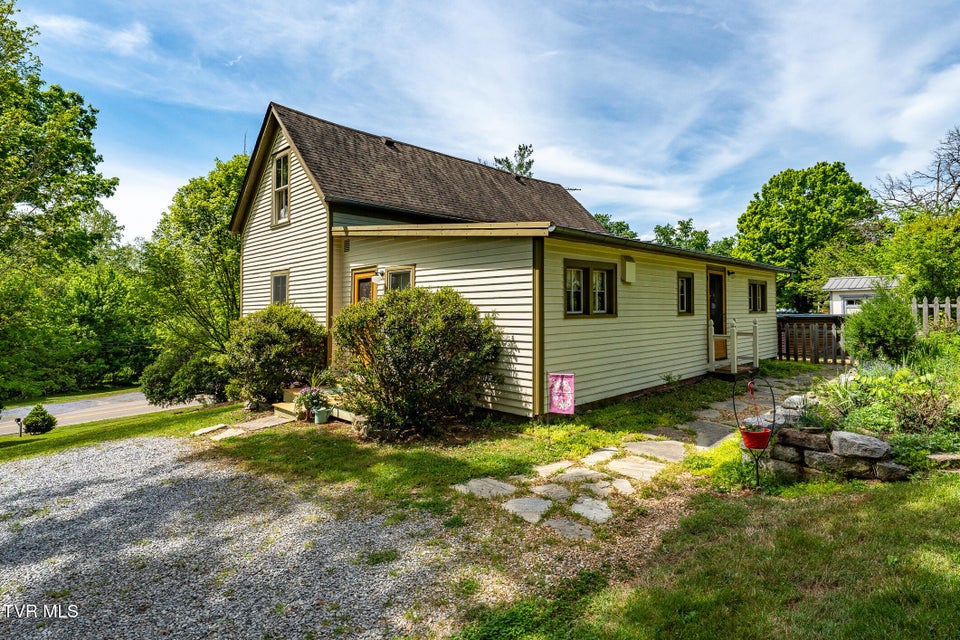 Photo #40: 985 Chuckey Pike