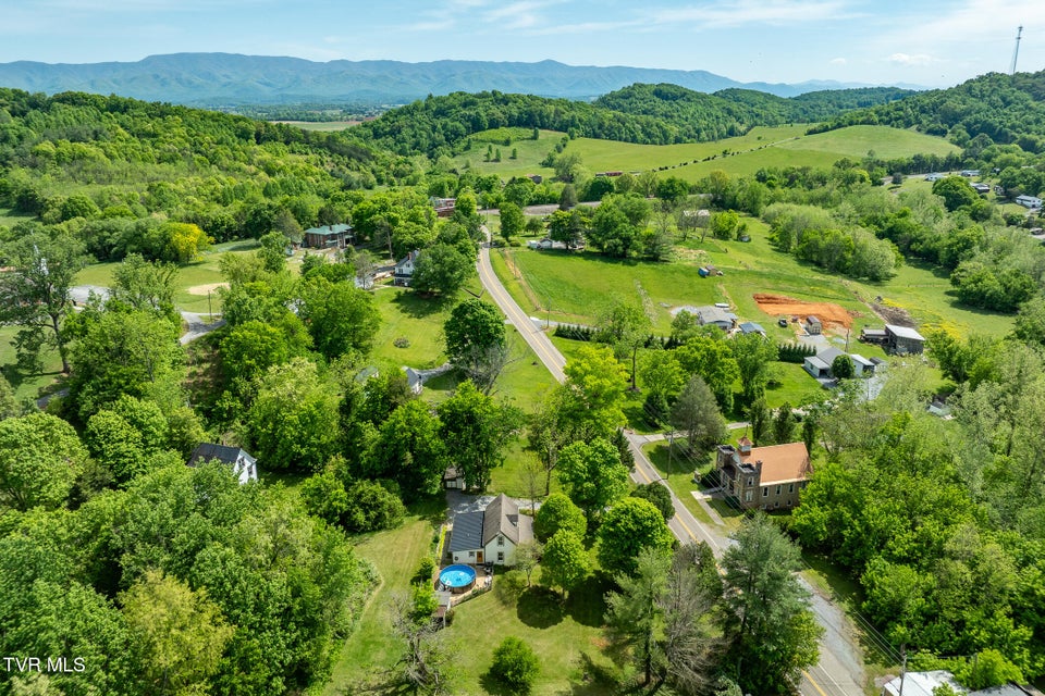 Photo #68: 985 Chuckey Pike