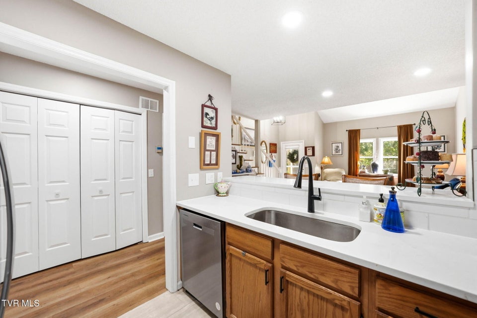 Photo #12: 304 Arbor Terrace