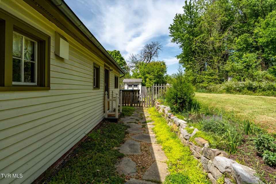 Photo #49: 985 Chuckey Pike