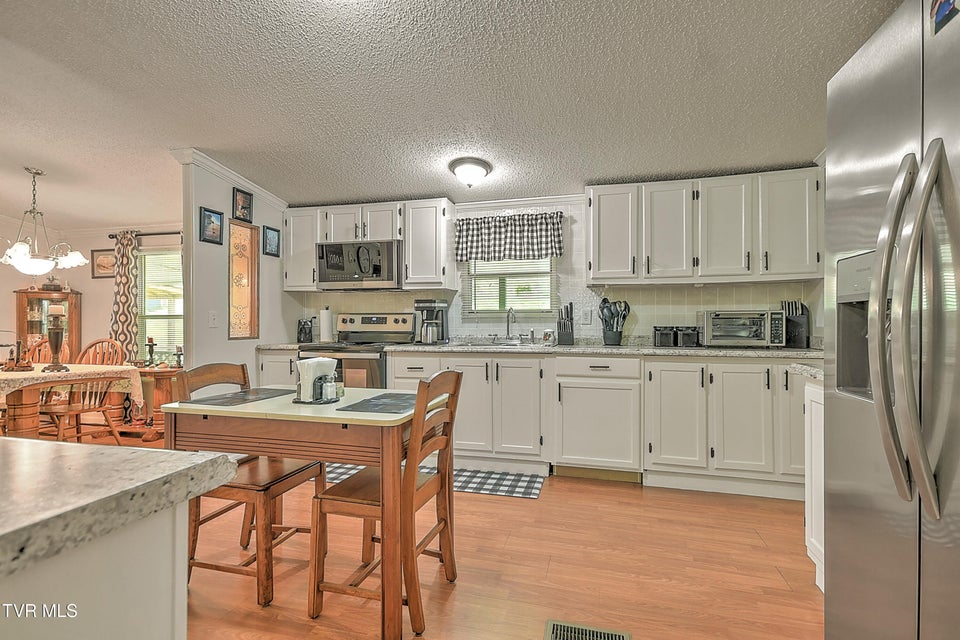 Photo #9: 903 Flatwoods Road