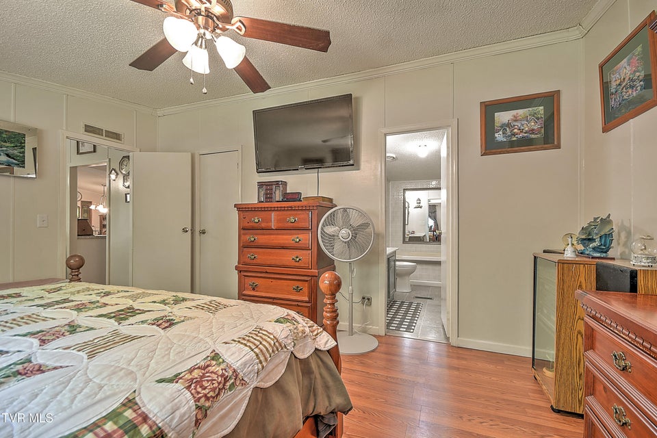 Photo #30: 903 Flatwoods Road