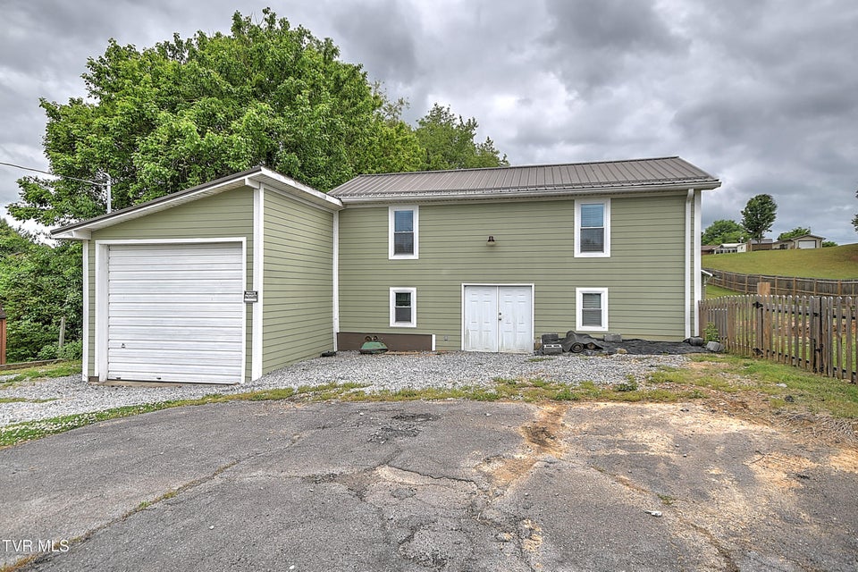 Photo #22: 257 Mockingbird Lane